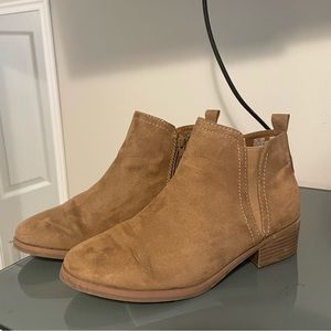 Time & Tru Brown Suede ankle booties